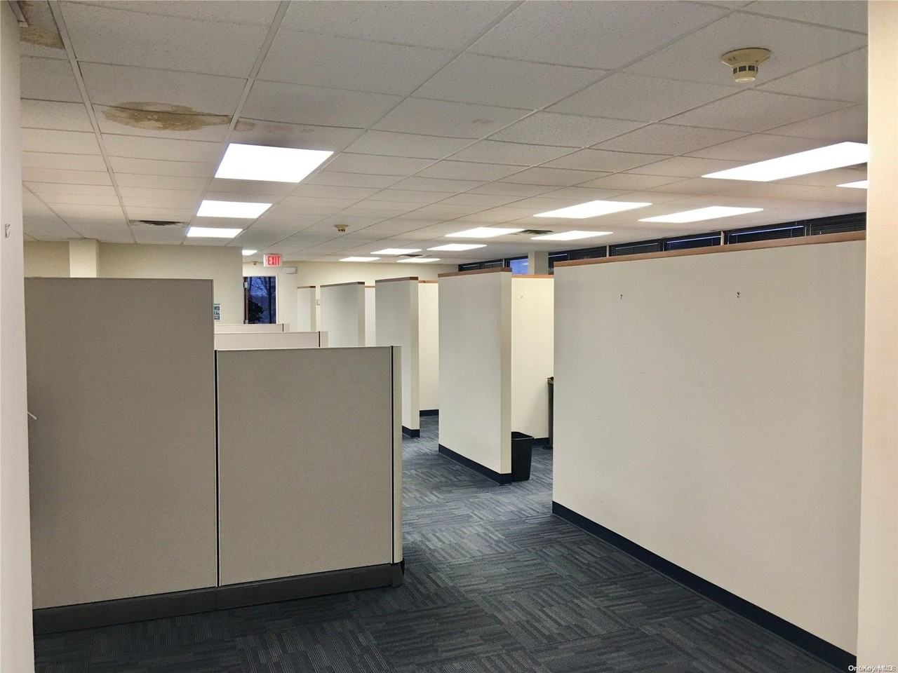 990 Westbury Rd #3 - Photo 2 of 5