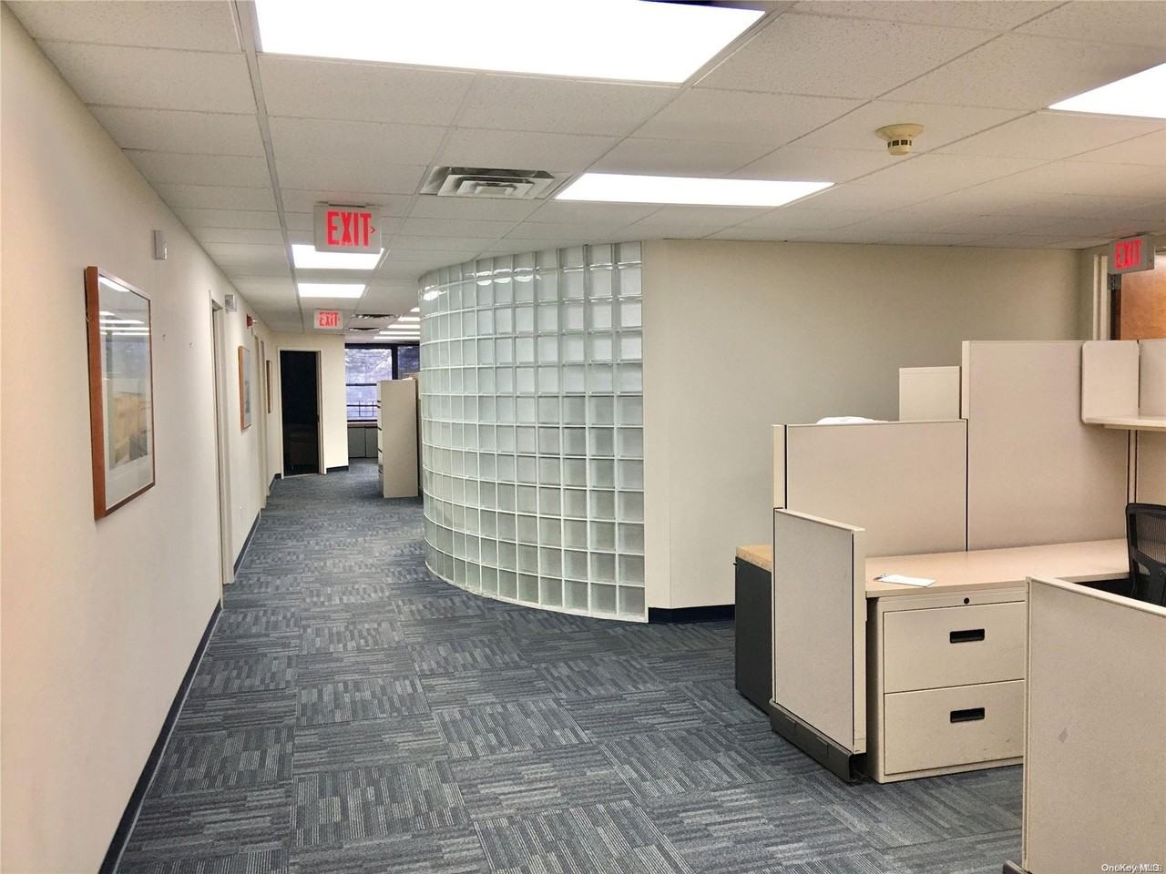 990 Westbury Rd #3 - Photo 5 of 5