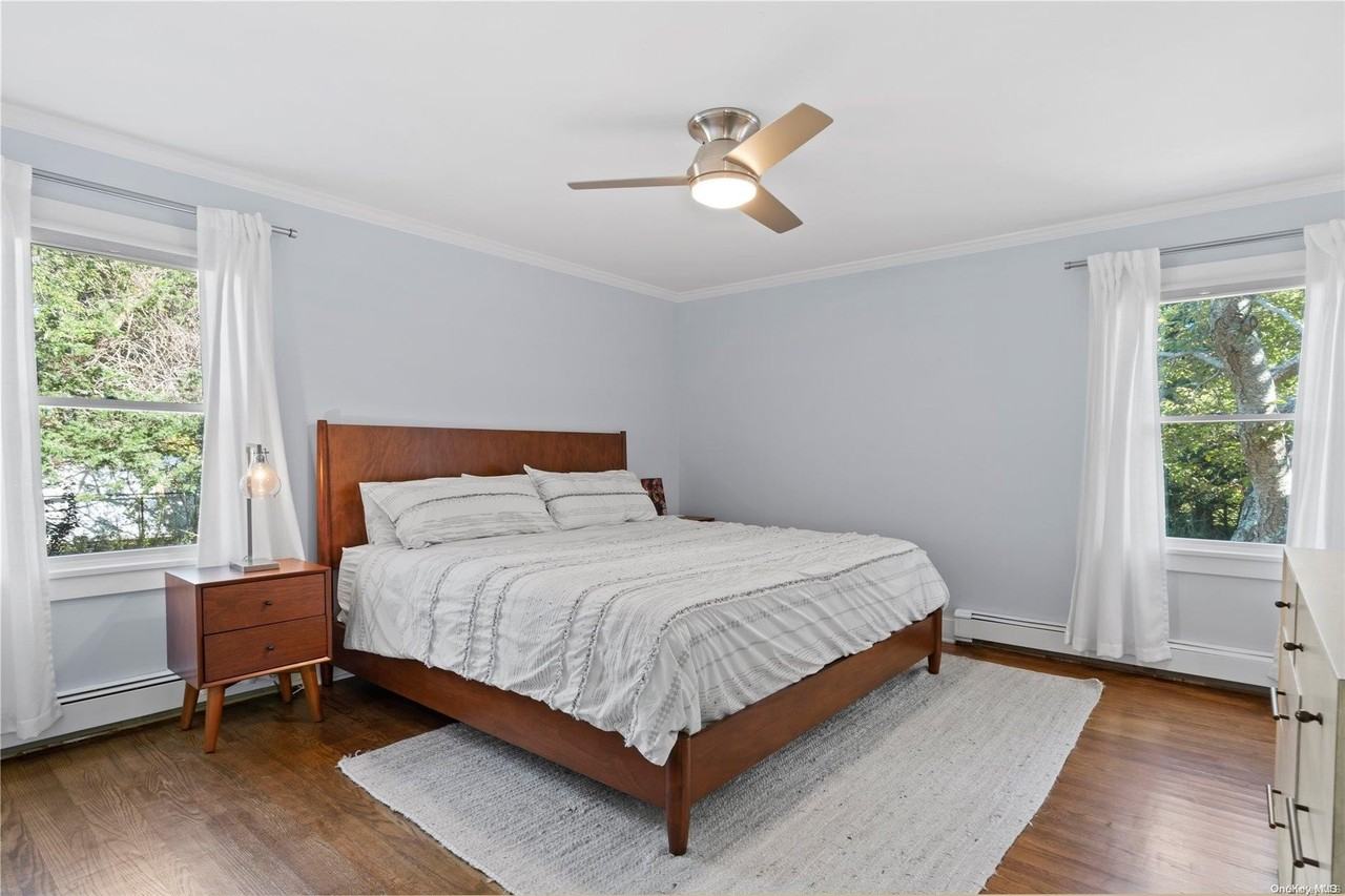 300 Marion Pl - Photo 7 of 34