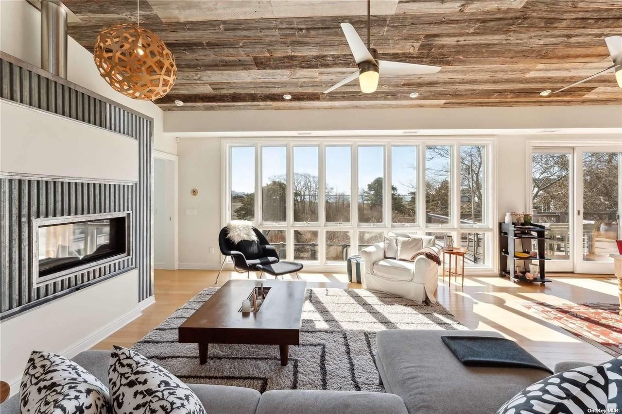 32 Tuthill Ln - Photo 2 of 32