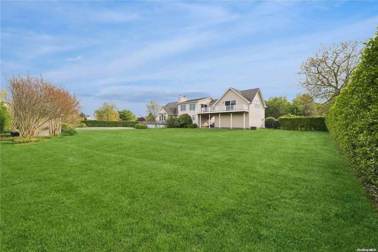 1080 Lands End Rd - Photo 4 of 30