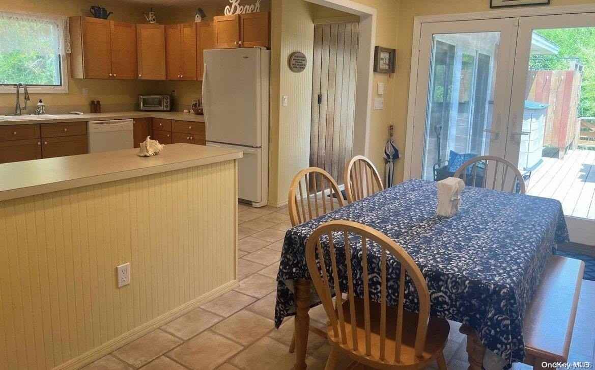 892 Evergreen Walk - Photo 3 of 12