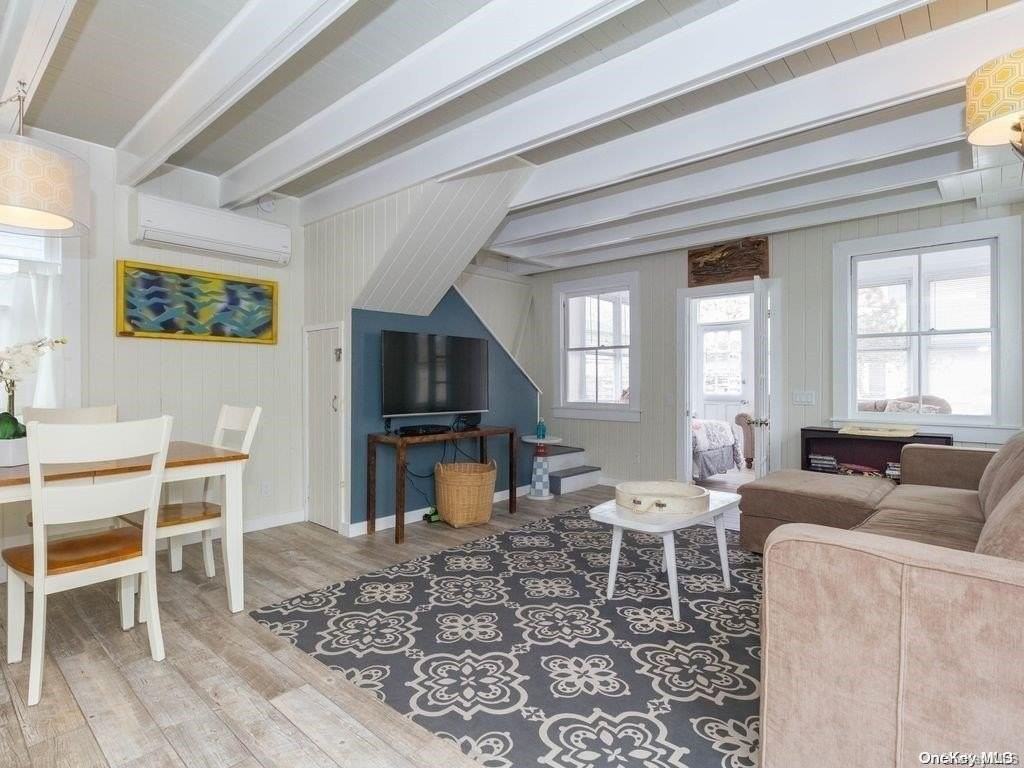 192 Cottage Walk - Photo 4 of 15