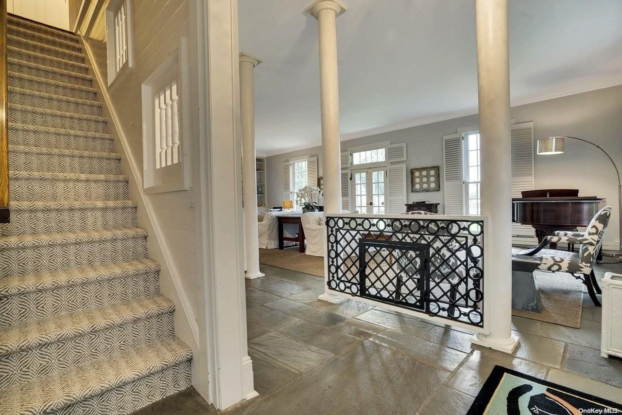 5 Shinnecock Rd - Photo 4 of 35