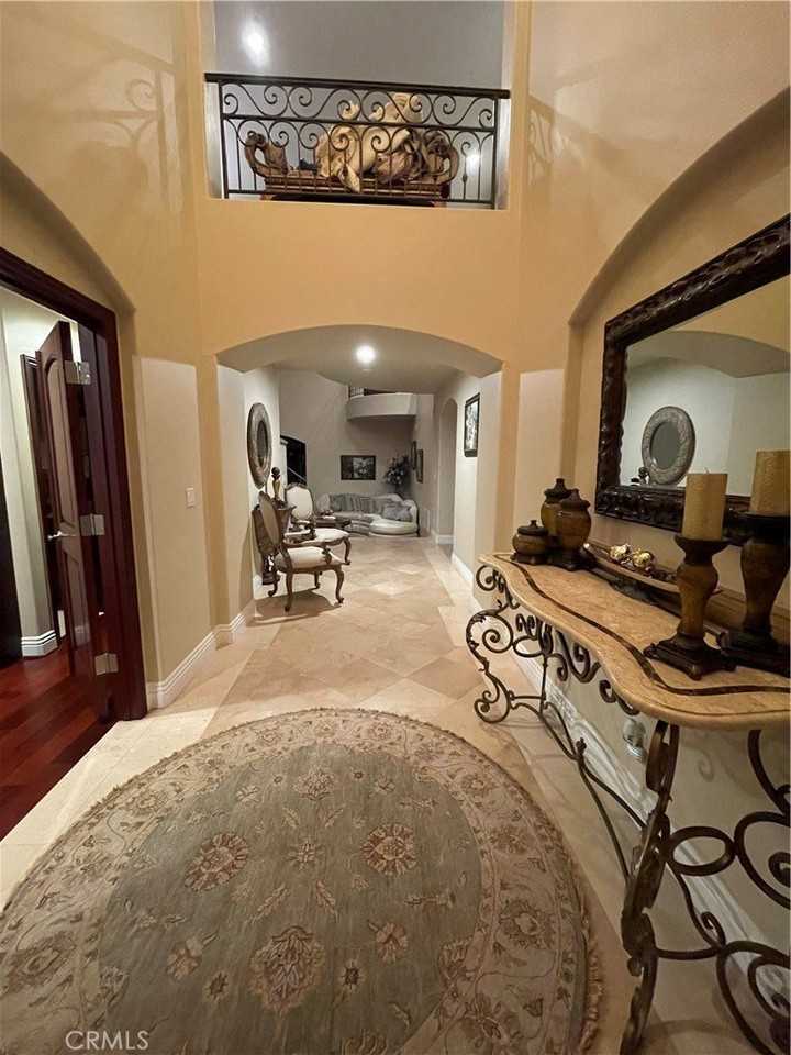 1639 5th St - Photo 2 of 19