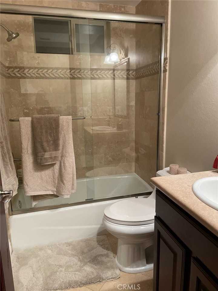 1639 5th St - Photo 4 of 19