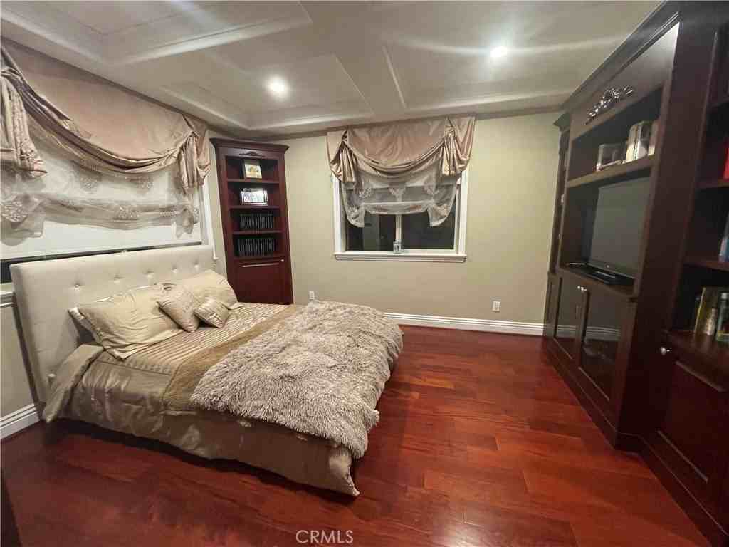 1639 5th St - Photo 5 of 19