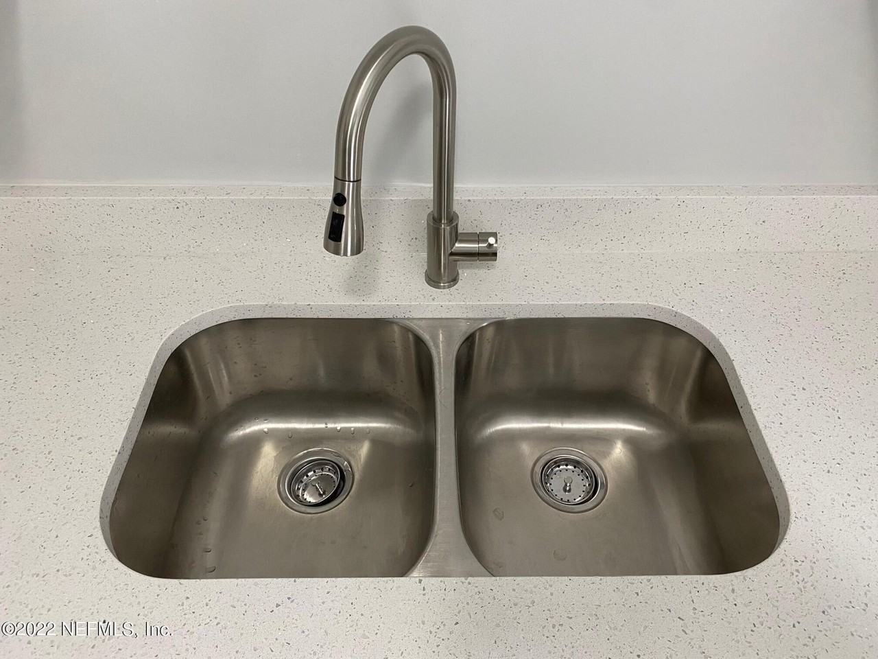 2216 Spring Park Rd #6 - Photo 6 of 18