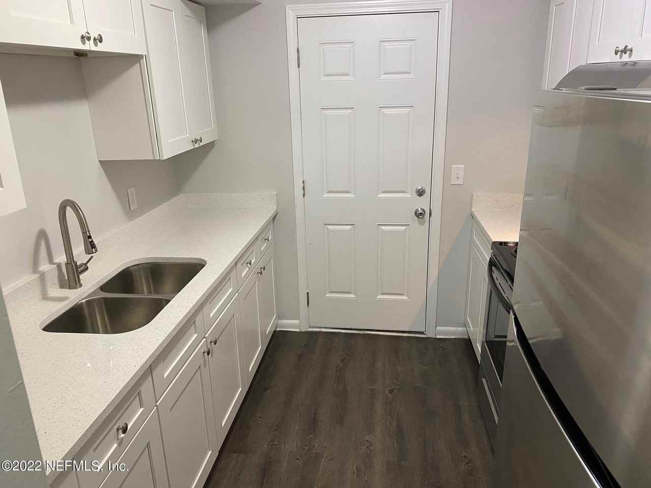 2216 Spring Park Rd #6 - Photo 7 of 18