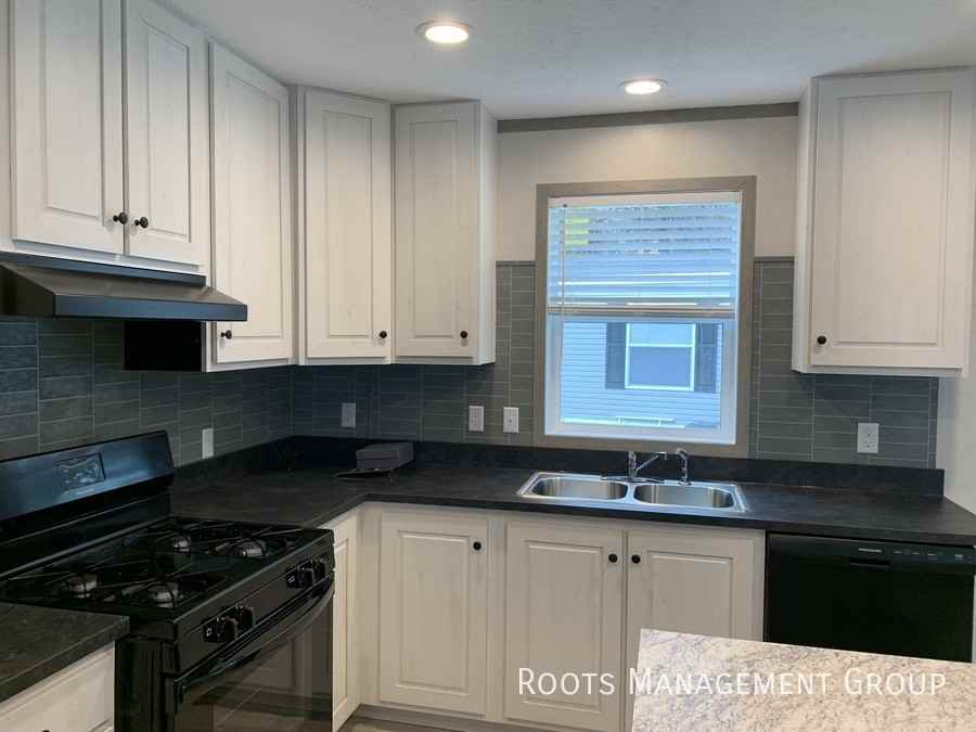 13093 Timothy Ct #31 - Photo 3 of 7