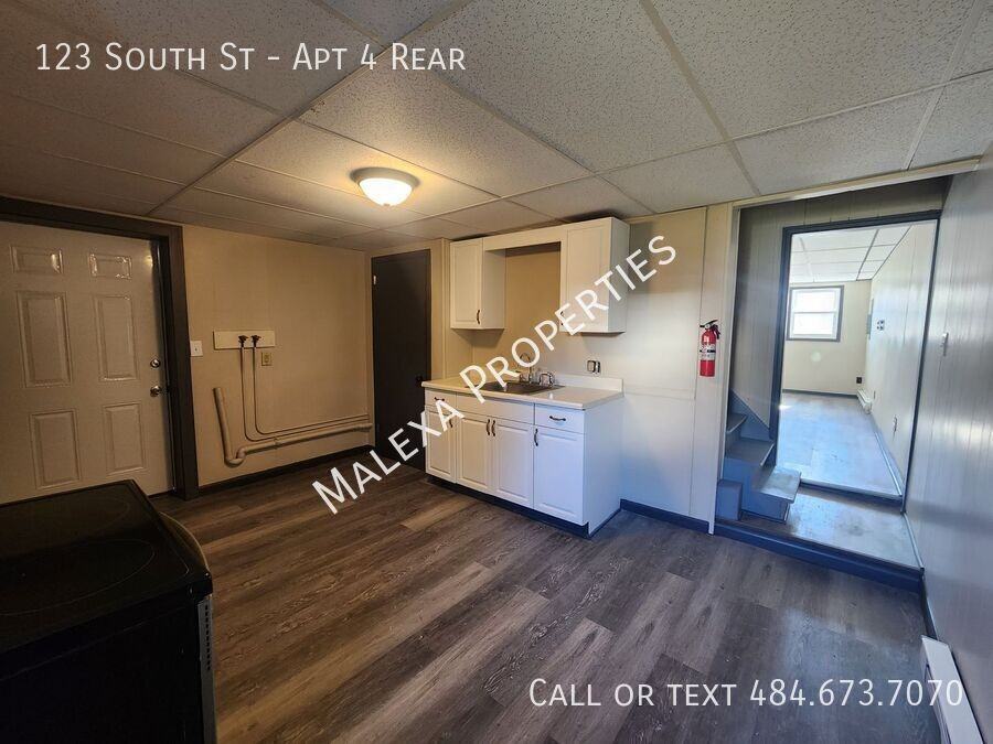 123 South St #4REAR - Photo 2 of 16