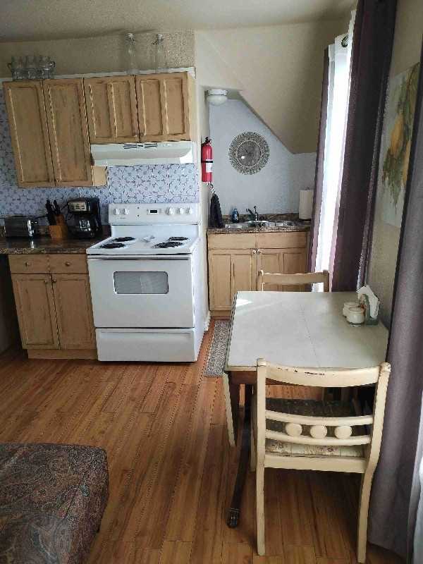 637 E Willamette Ave #3 - Photo 4 of 8