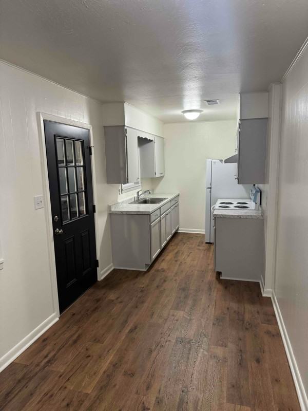 712 Cedar Dr - Photo 3 of 8