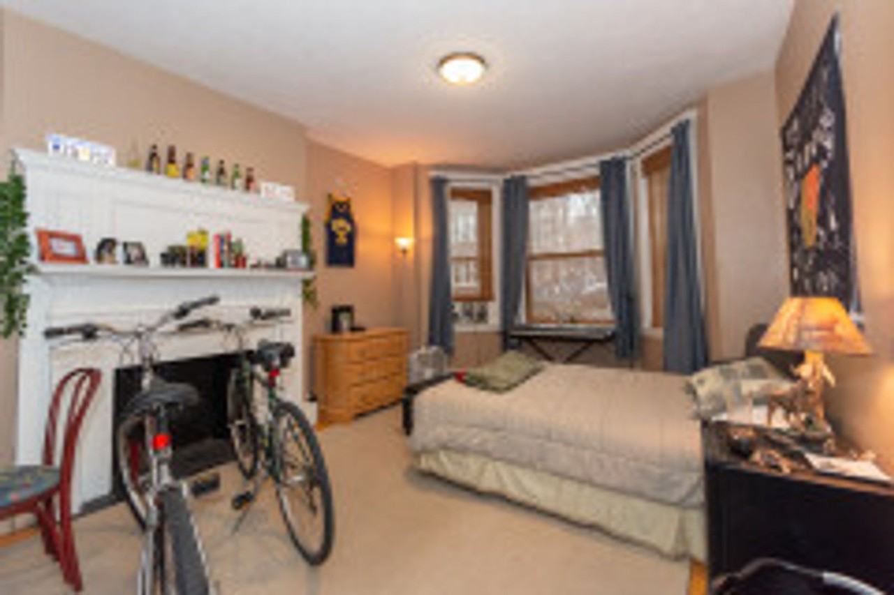 20 Glenville Ave - Photo 5 of 9