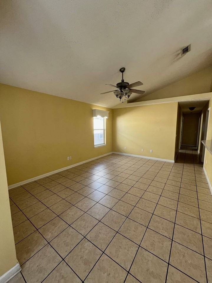 220 Seahorse Way - Photo 2 of 11