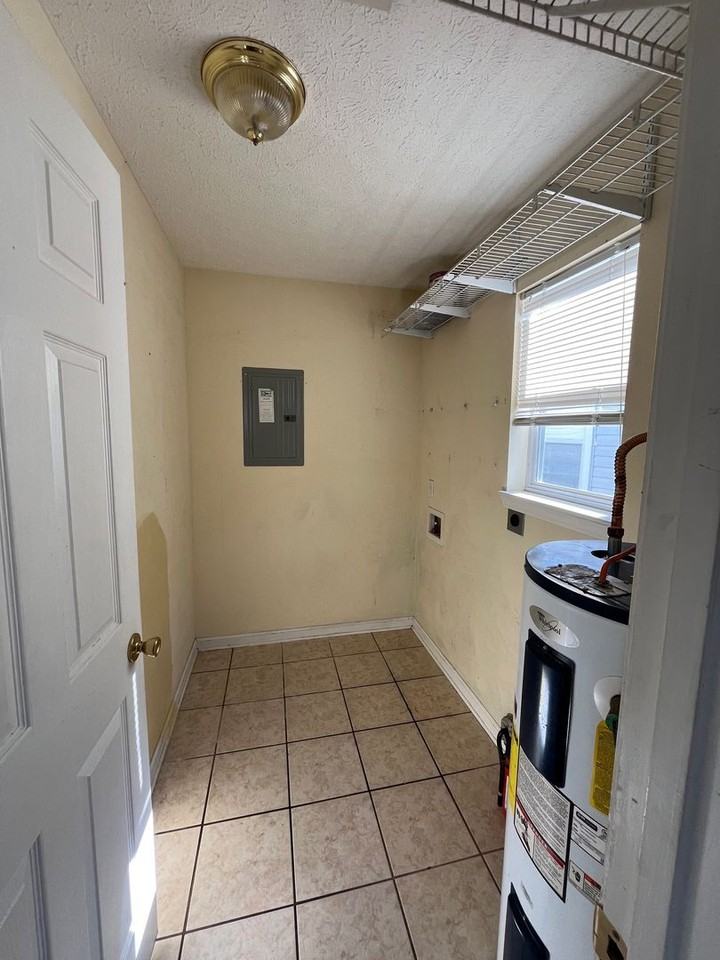 220 Seahorse Way - Photo 4 of 11