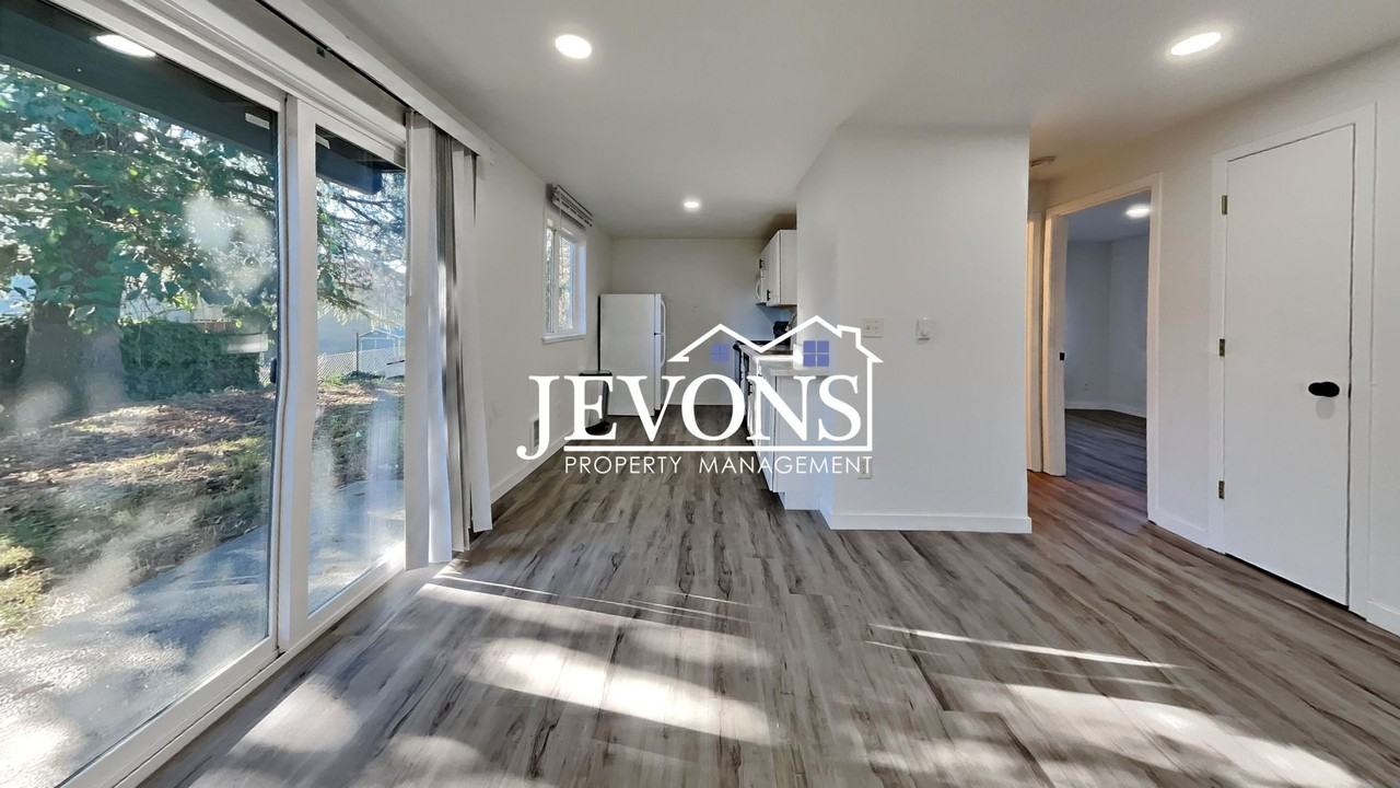 2709 S 256th Pl Kent, WA 98032 - Photo 4 of 26