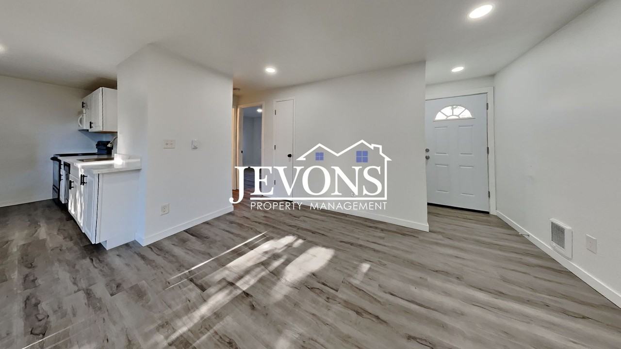 2709 S 256th Pl Kent, WA 98032 - Photo 5 of 26