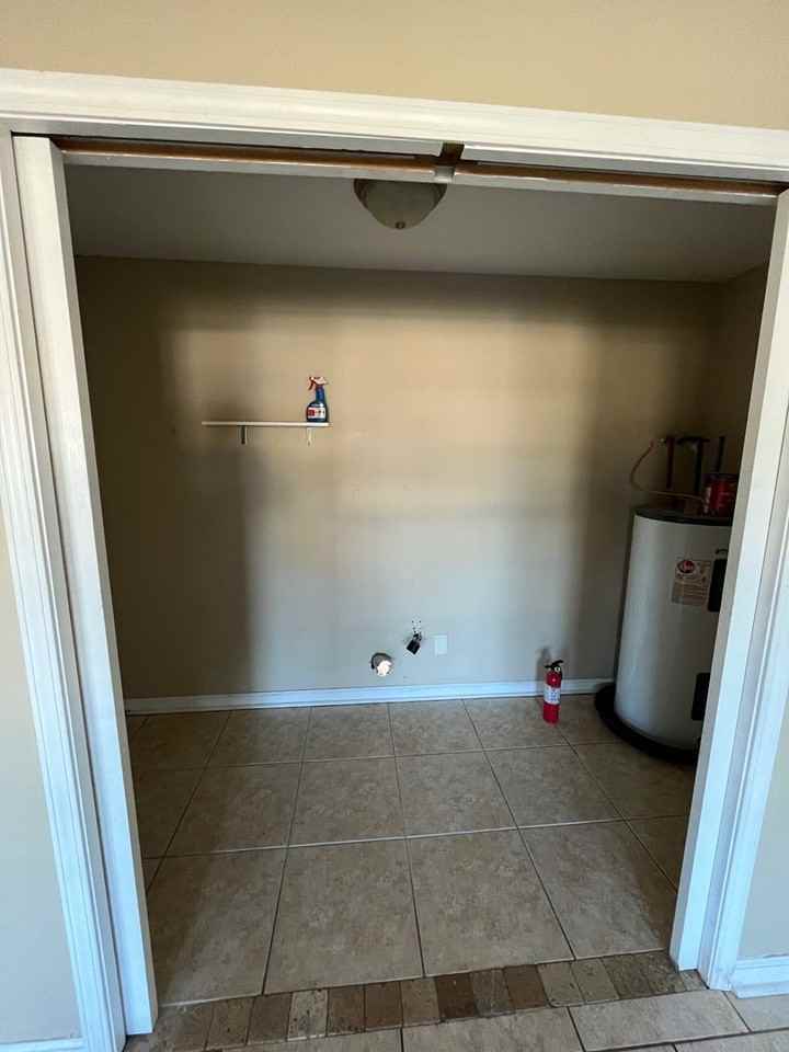 3121 W 21st Ct - Photo 5 of 10