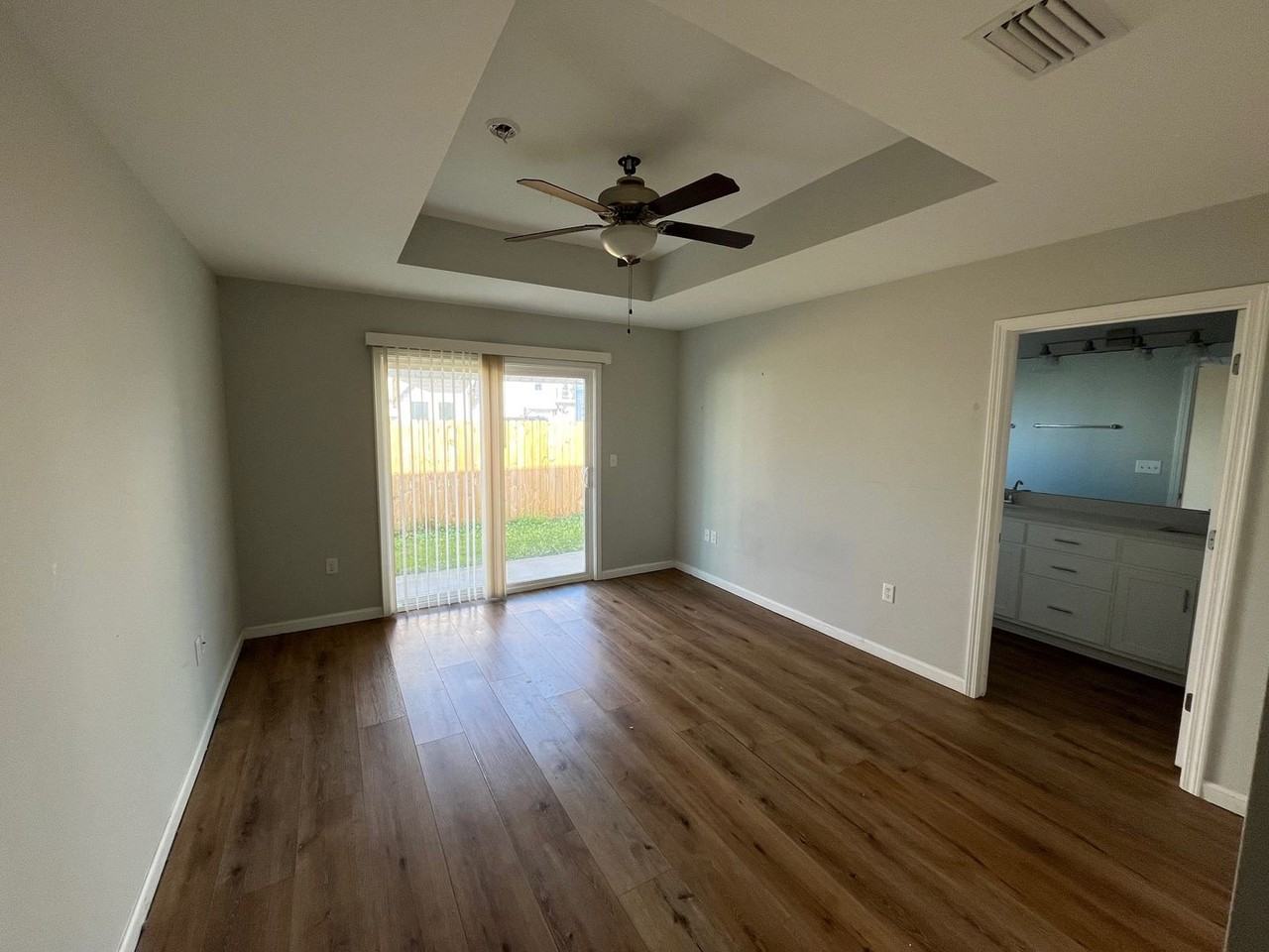 447 Raven Ln - Photo 5 of 9