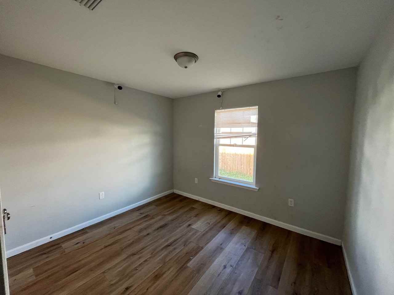 447 Raven Ln - Photo 6 of 9