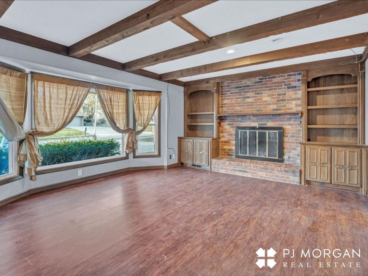 2225 S 147th St - Photo 4 of 28