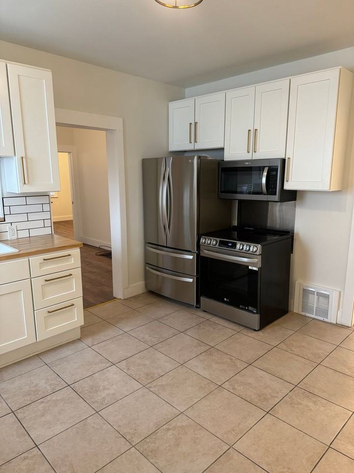 2228 N Buffum St - Photo 4 of 25