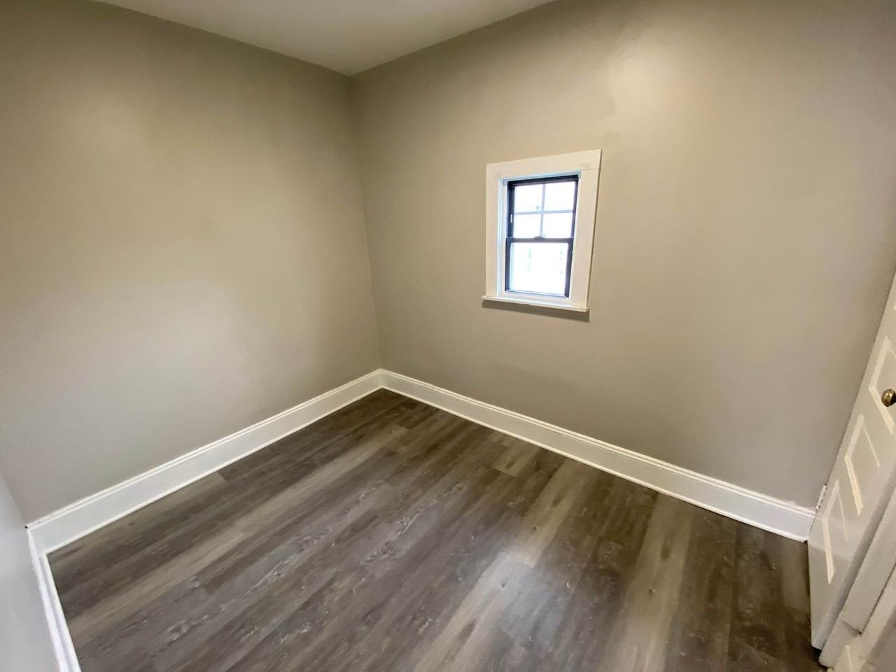 101 E Main St - Photo 3 of 28