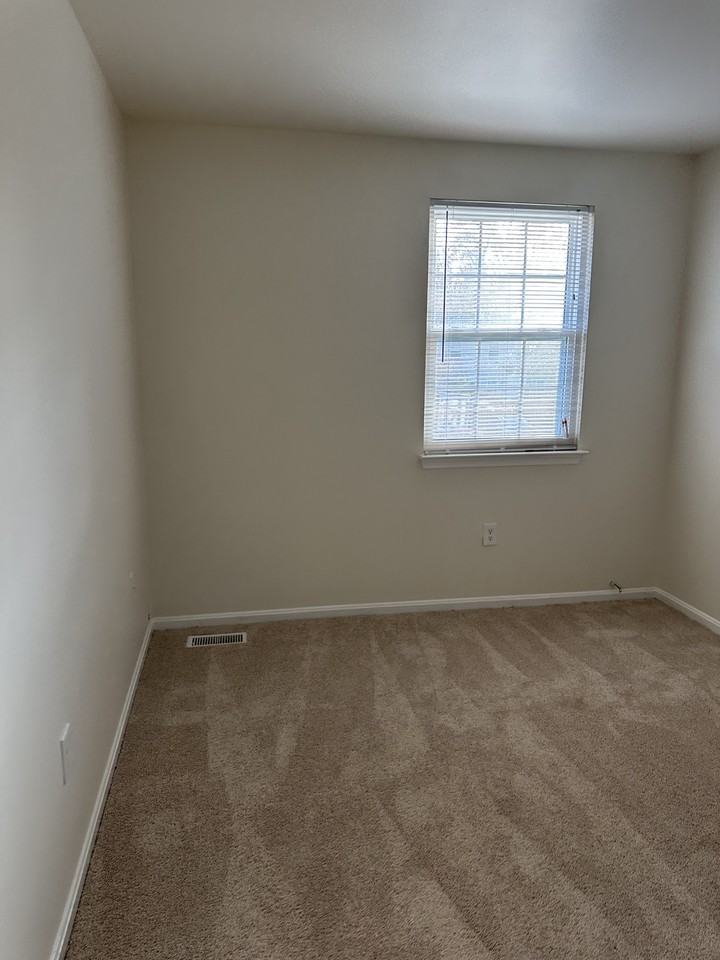 4453 Eagle Ct #4453 - Photo 4 of 28