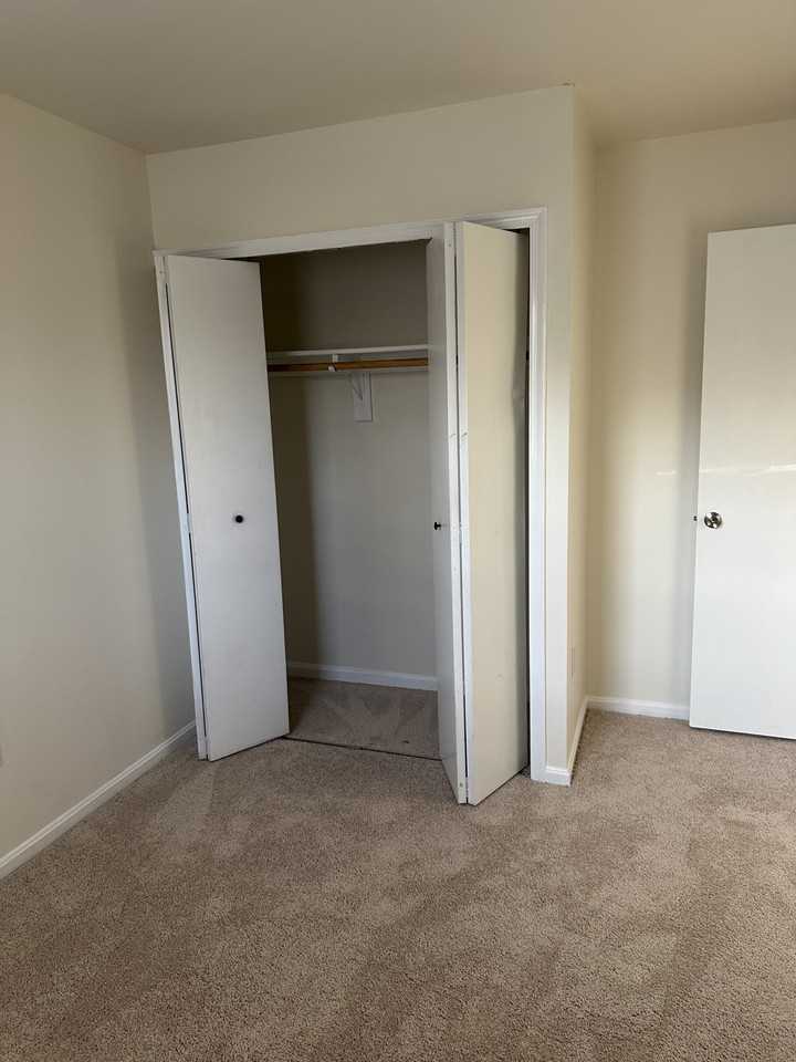 4453 Eagle Ct #4453 - Photo 5 of 28