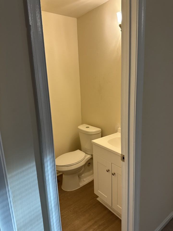 4453 Eagle Ct #4453 - Photo 7 of 28