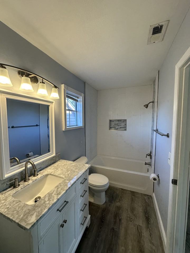 1724 Chatham Cir #NA - Photo 2 of 27