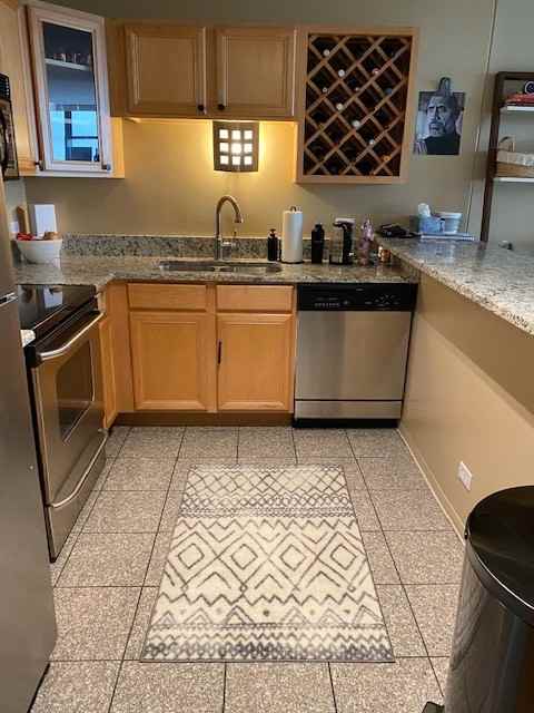 1636 N Wells St #3414 - Photo 2 of 12