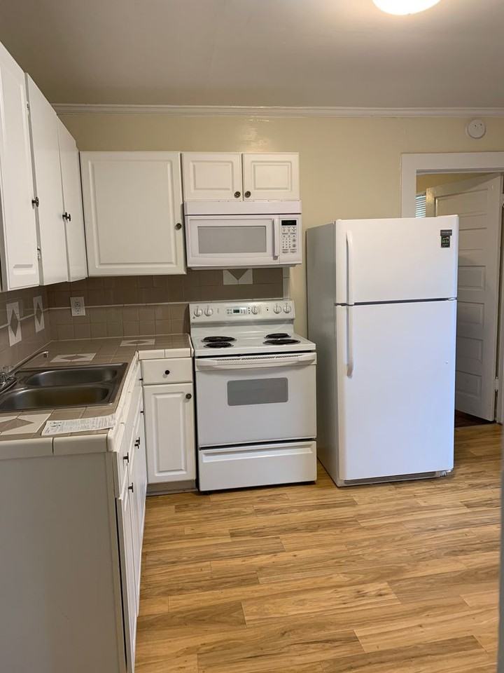 908 Pichard St - Photo 7 of 8