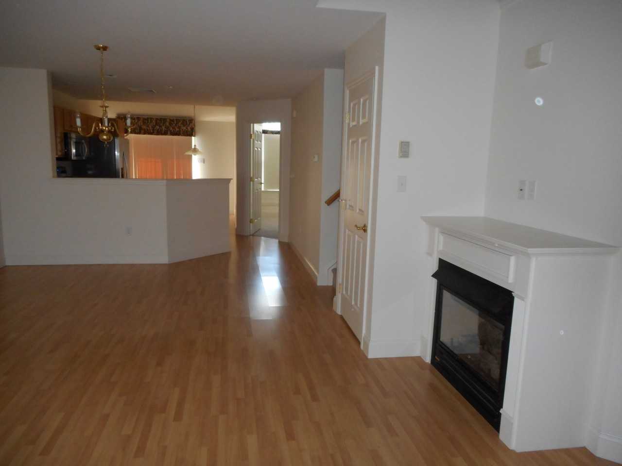 527 Oak Hill Ln - Photo 7 of 21