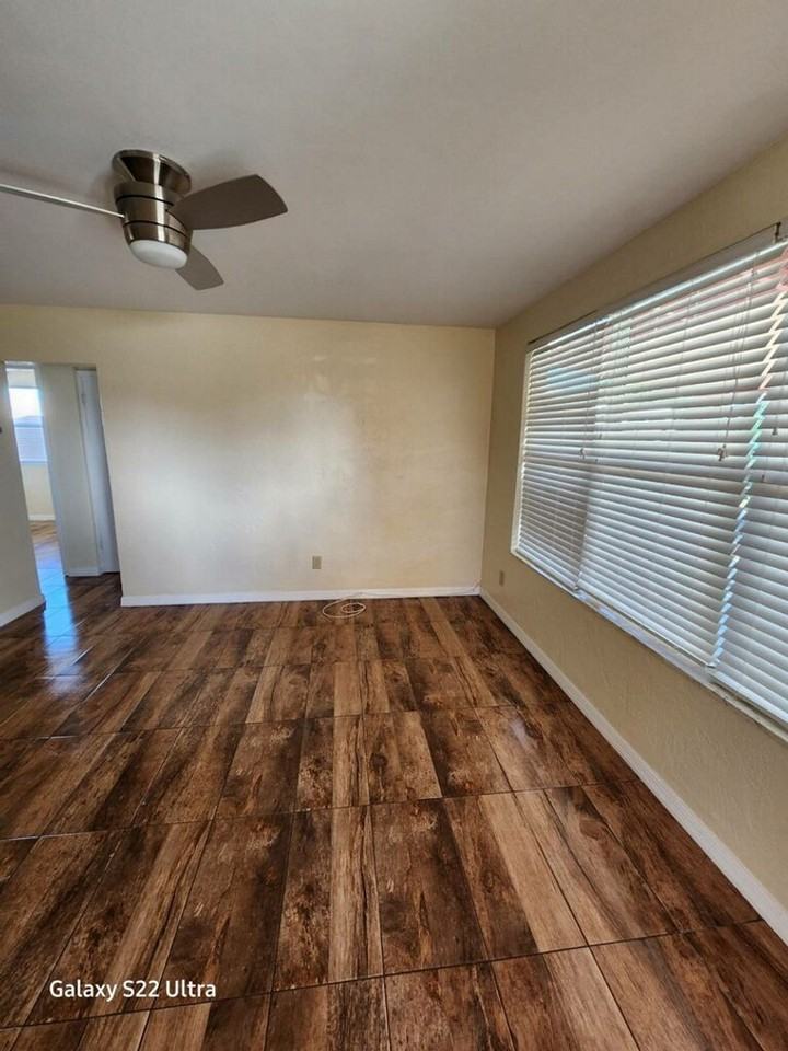 27 Hibiscus Dr - Photo 3 of 18