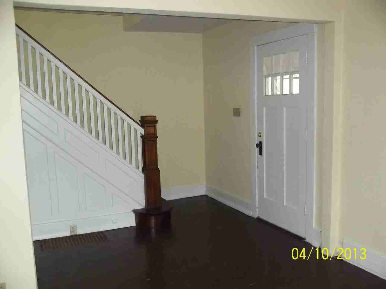 2118 Thompson Ave - Photo 2 of 5