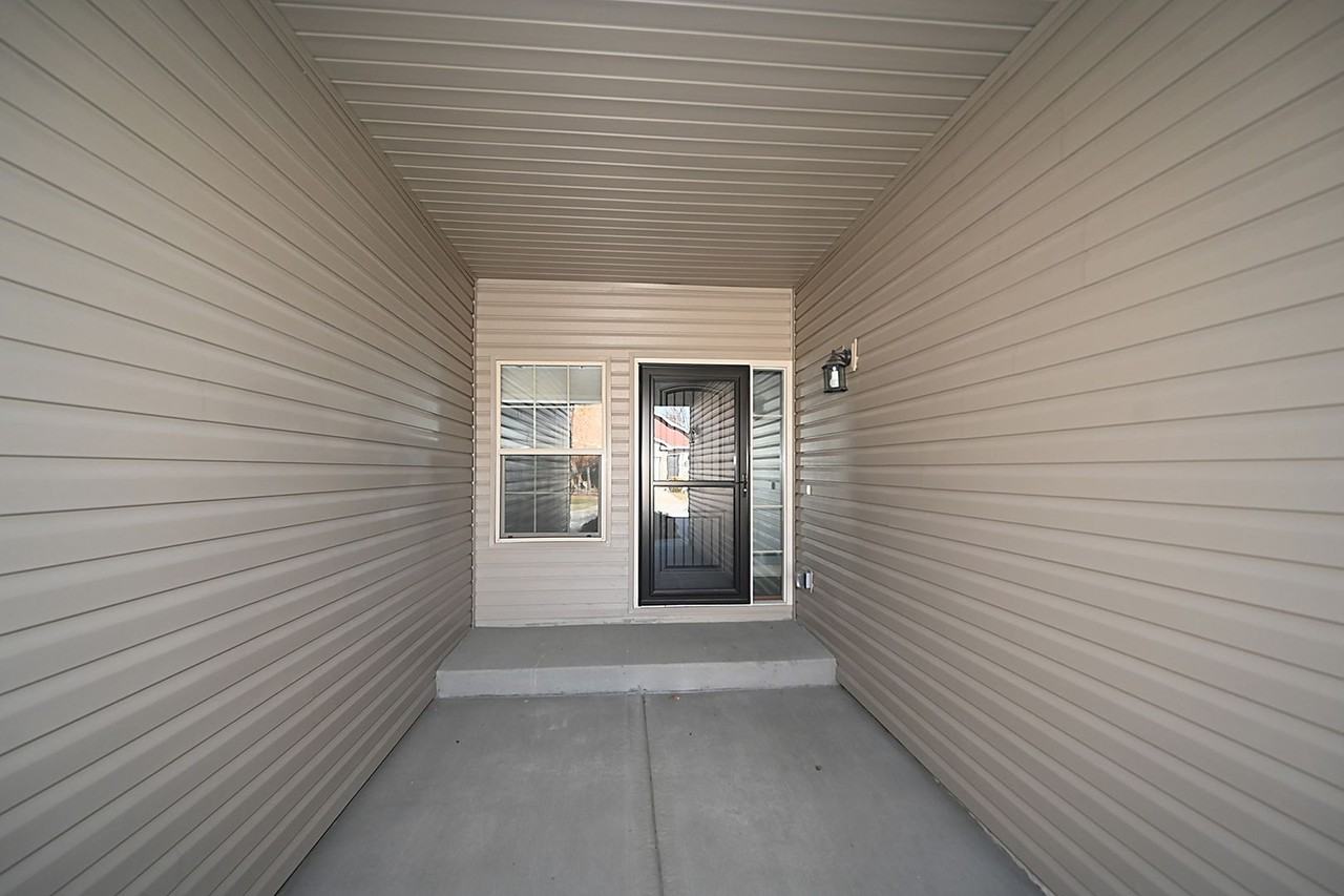 15515 Nw 124th Ter - Photo 2 of 21