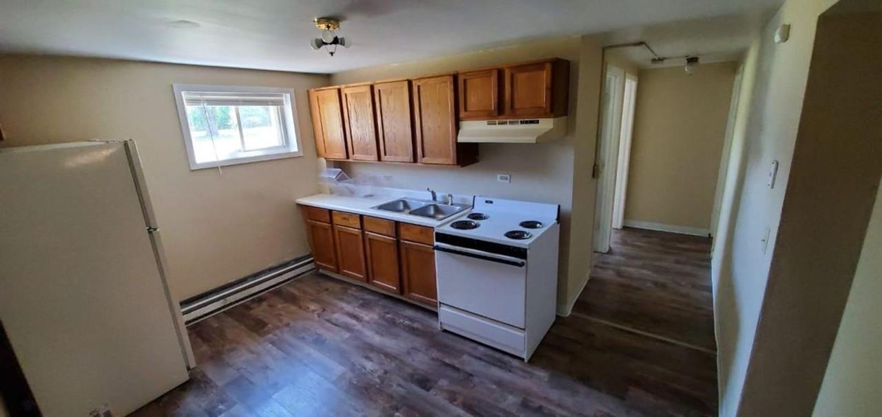 608 Sheridan Rd - Photo 4 of 9