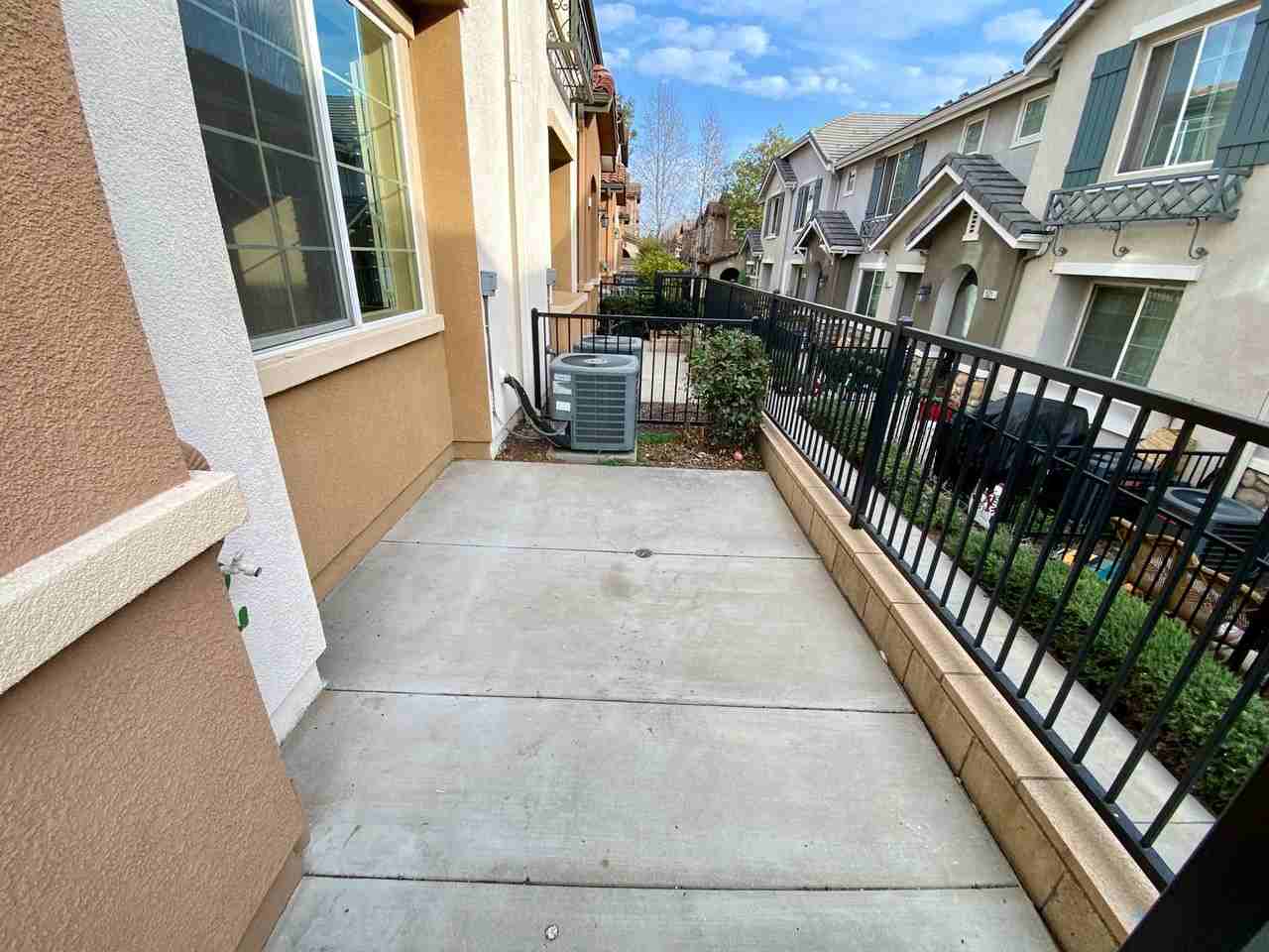 1526 Milan Ct - Photo 3 of 26