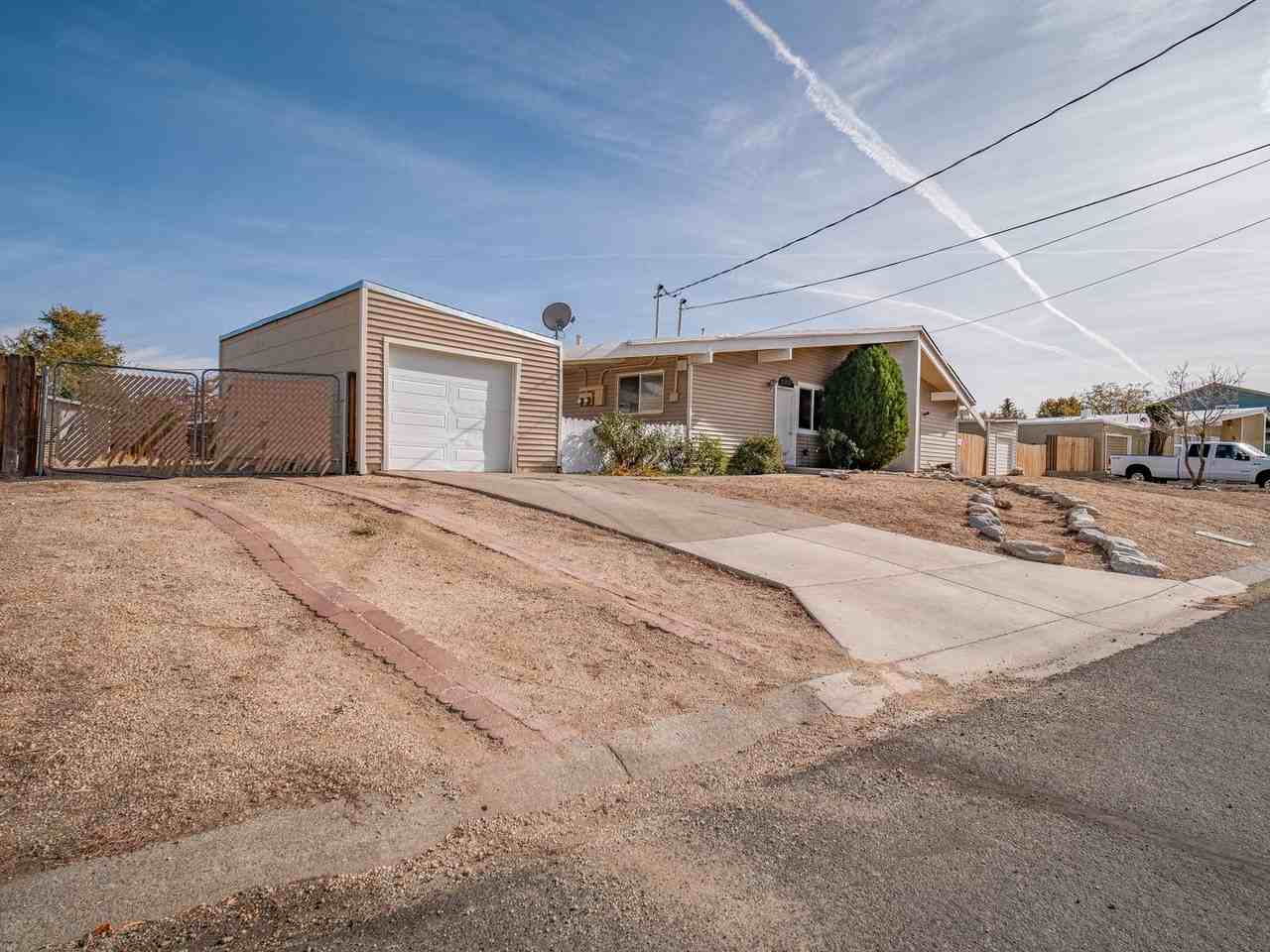 11482 Green Mountain St - Photo 2 of 27