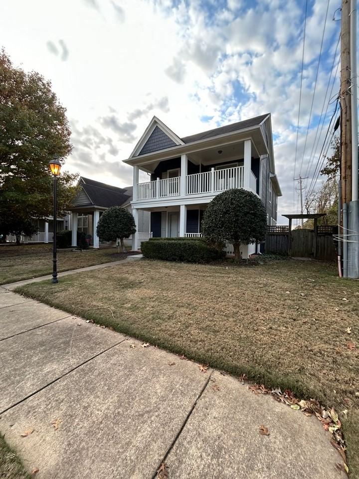 1409 Island Pl E - Photo 5 of 31