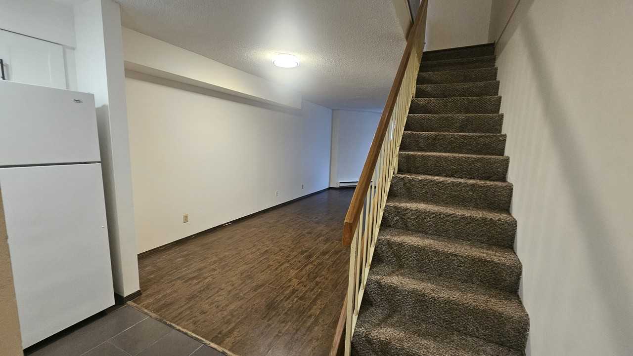 984 West 7th Avenue - Photo 4 of 18