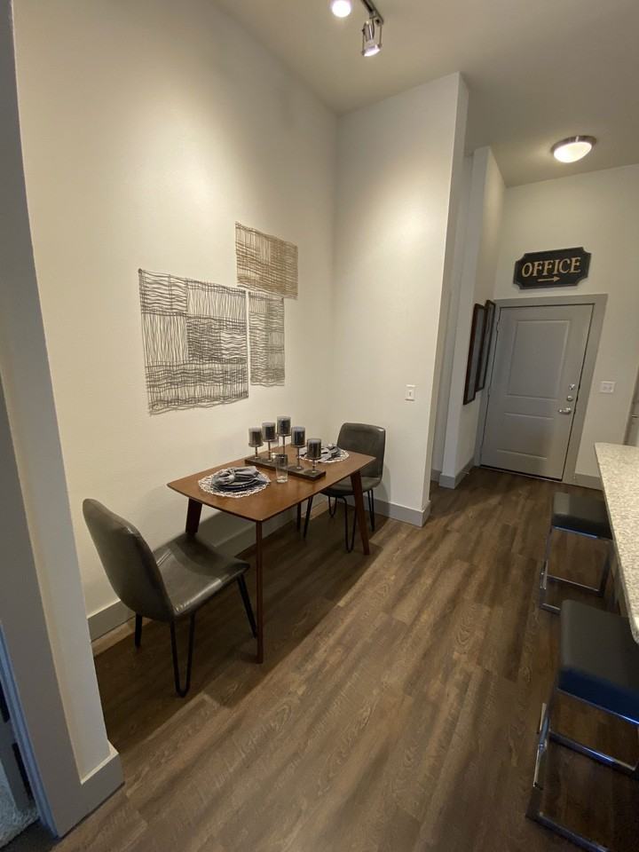 4131 Glenview Dr #4202 - Photo 3 of 8