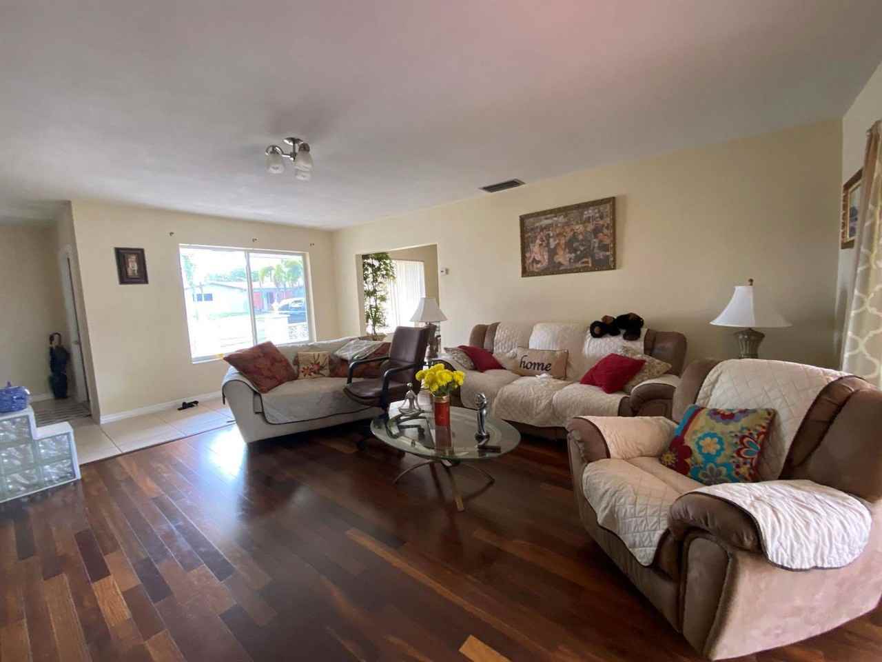7701 Nw 7th St - Photo 3 of 8