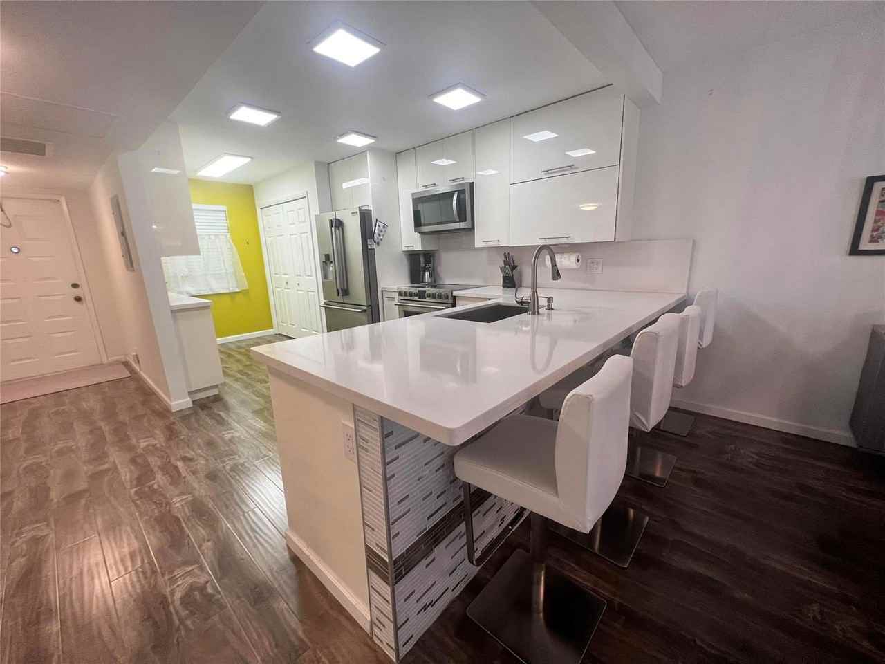 4280 Oaks Ter #201 - Photo 2 of 8