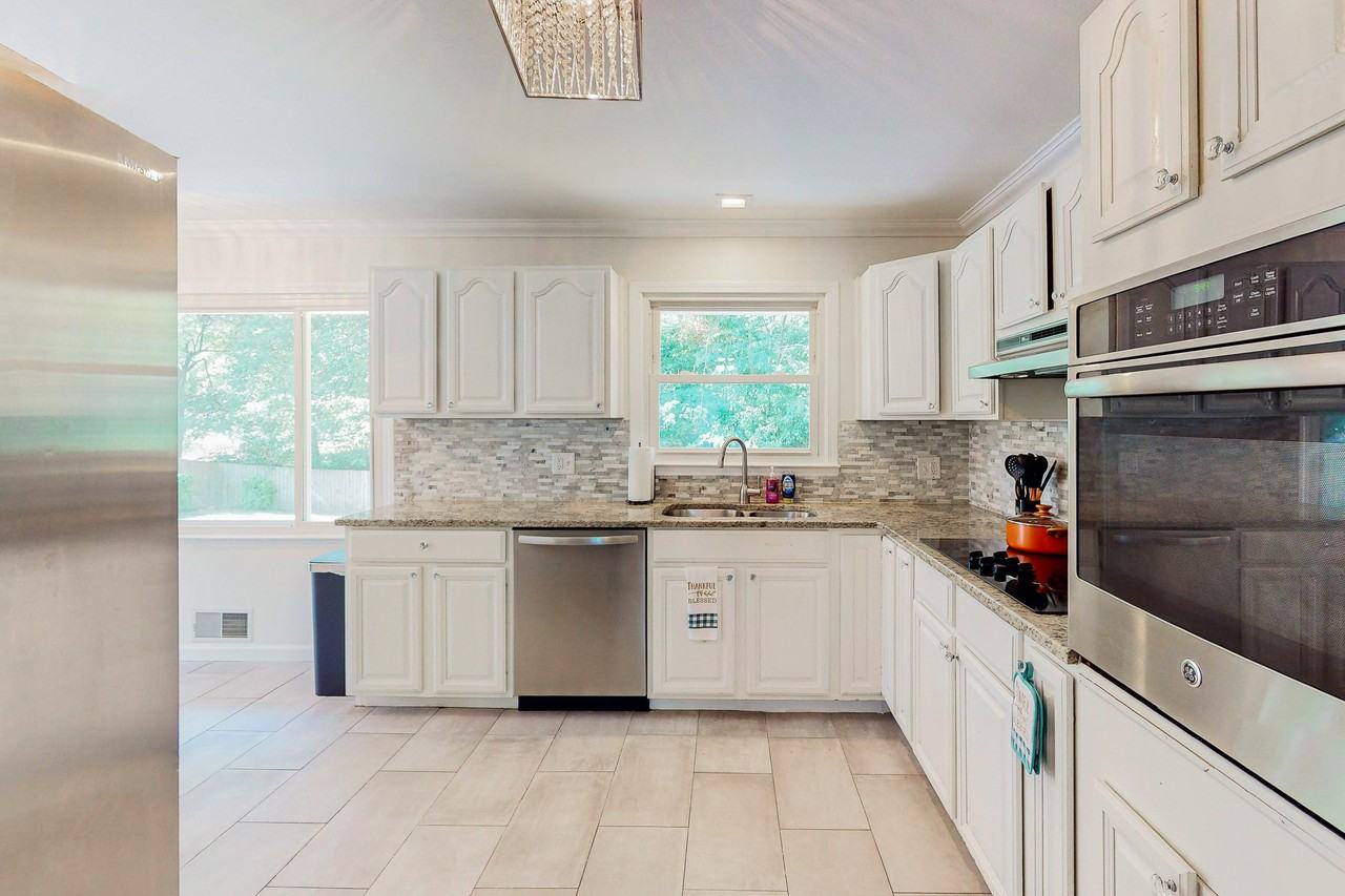 W Lakeshore Dr - Photo 7 of 17