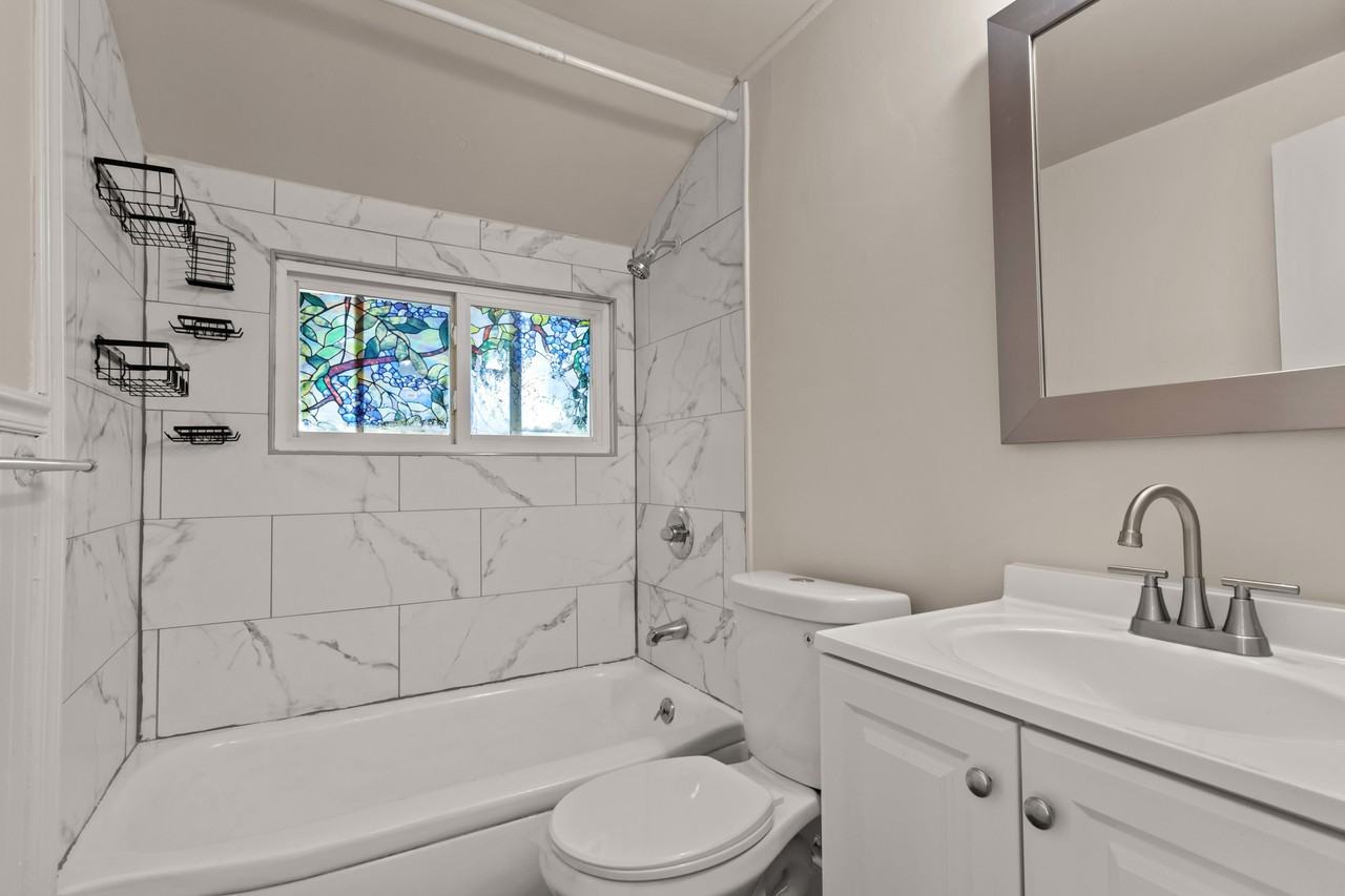 Boyle Ave - Photo 2 of 15