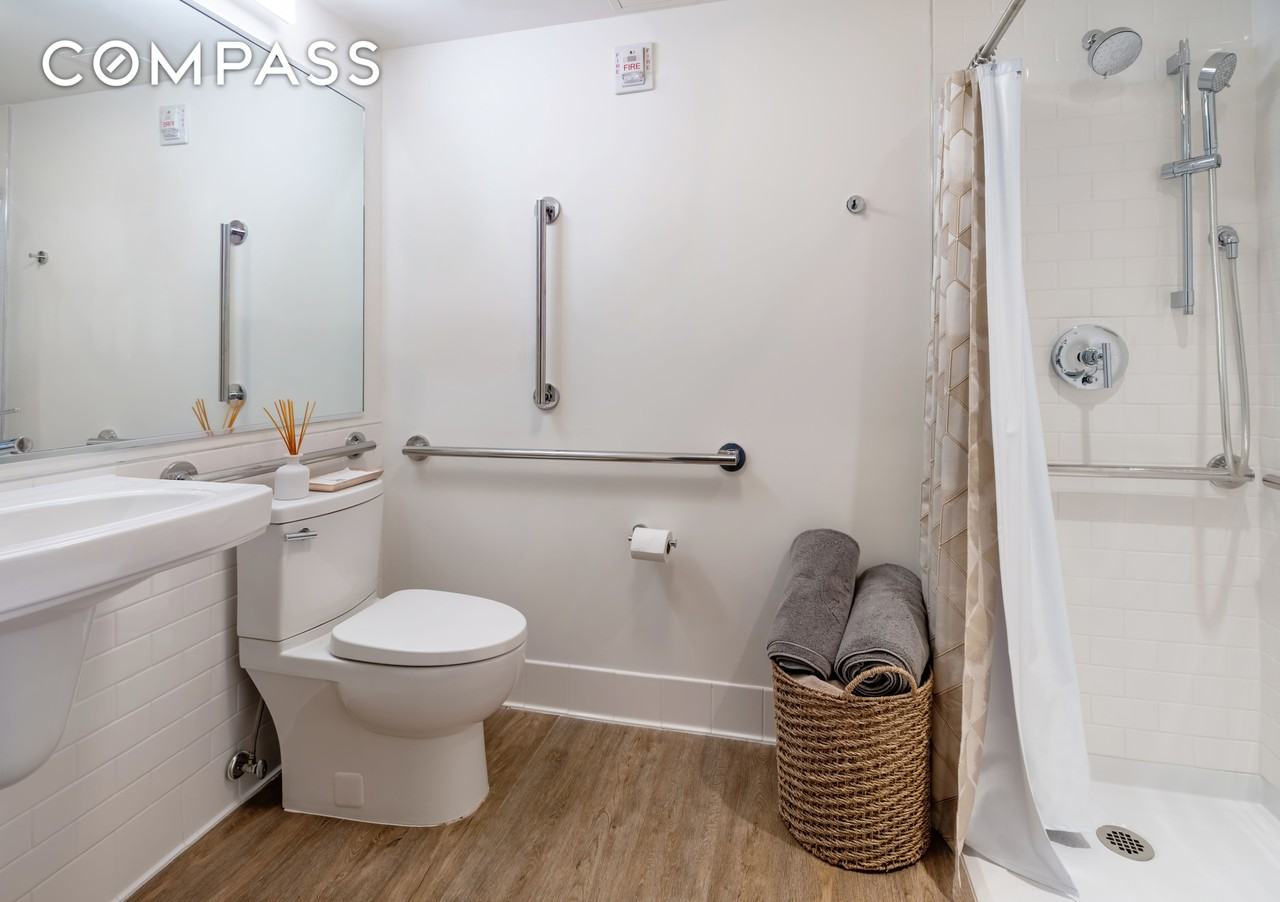 21 Clark Street #1305 - Photo 3 of 7