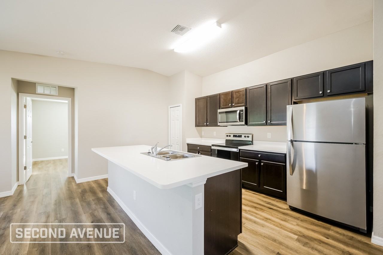 1318 Ne 33rd Ln - Photo 7 of 27